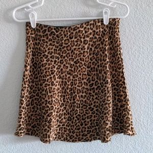 ☀️2/$10 Sale - Urban Daisy Leopard silk print mini skirt